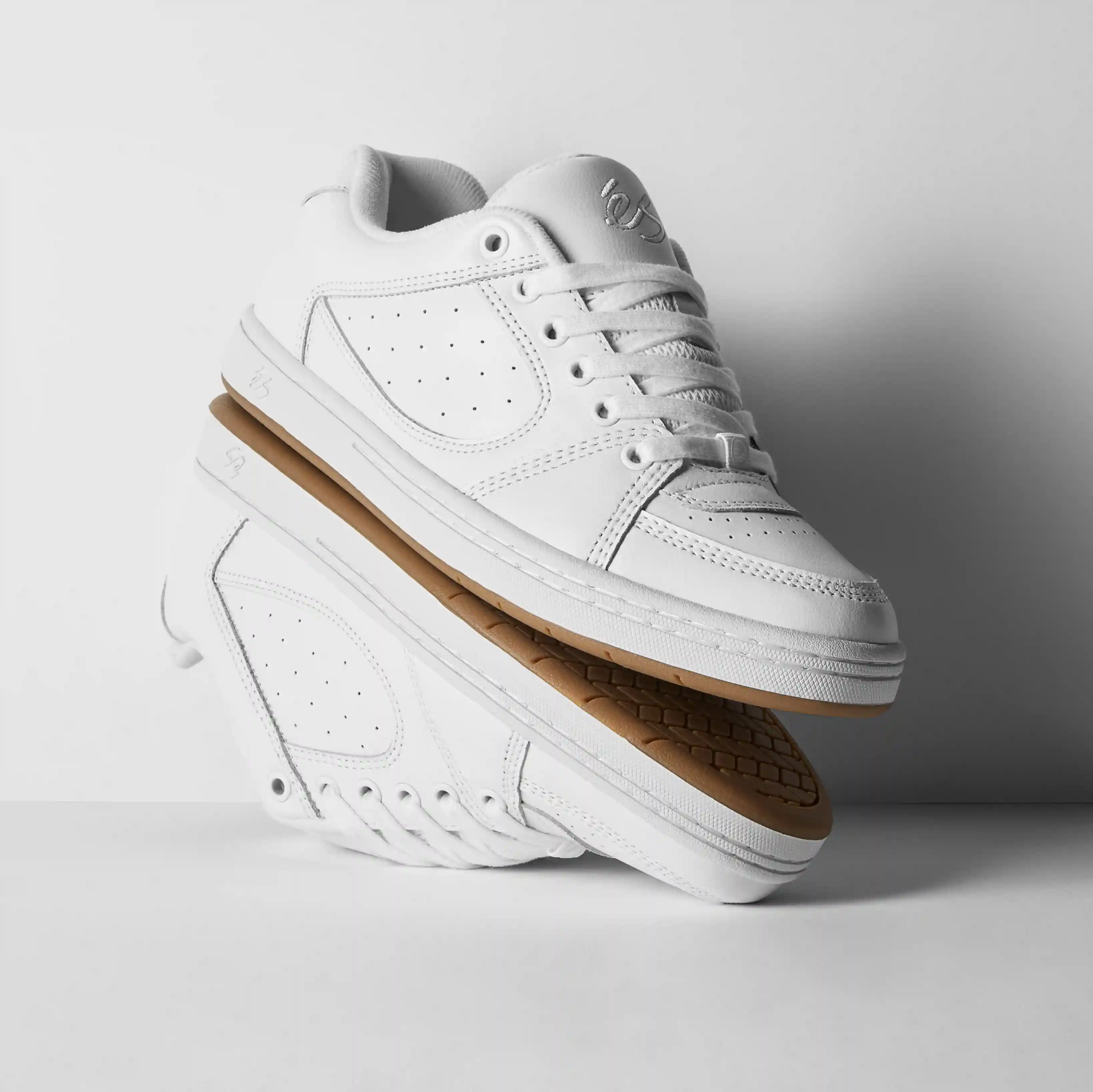 Accel - éS Skateboarding